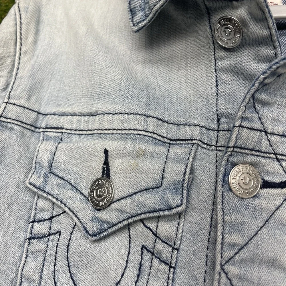 True Religion Trucker Jacket Mens Small 15426-00 Cotton Light Wash Denim Button